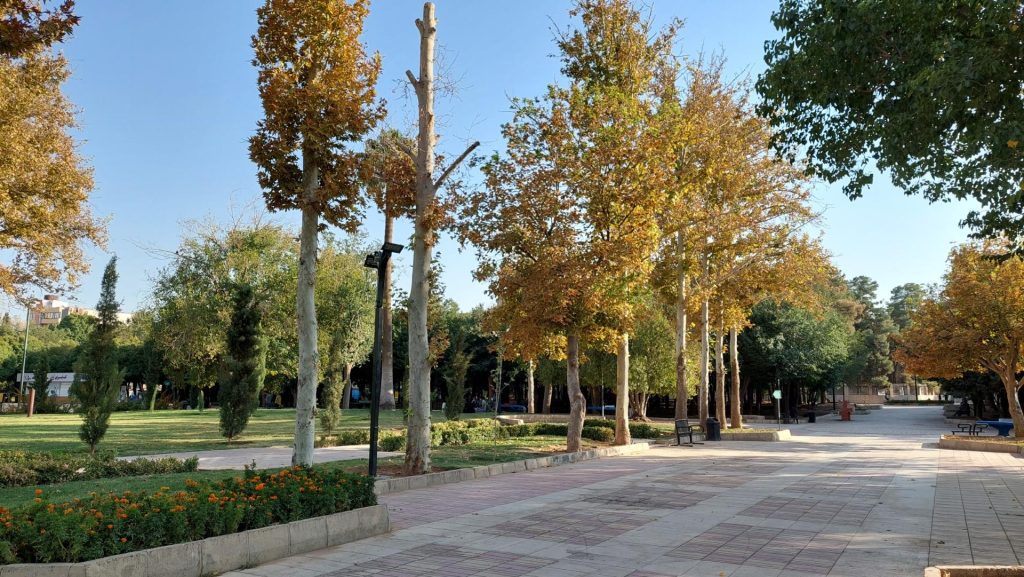 درباره شهربازی آزادی شیراز